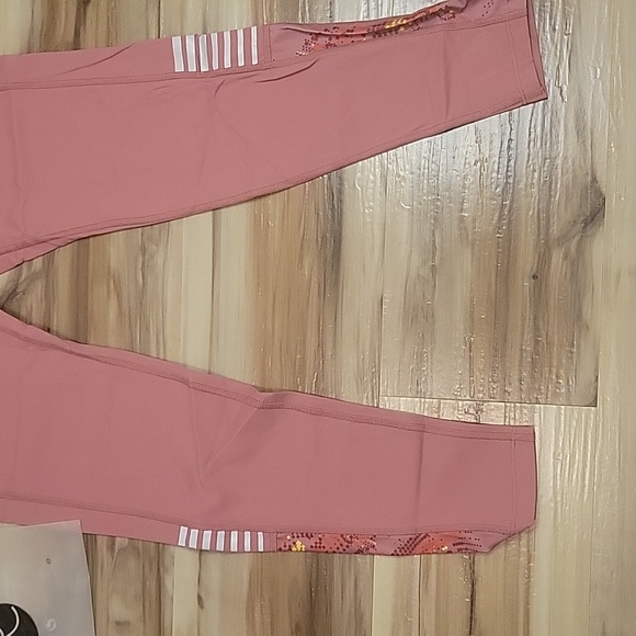 NWT Pink Active Reflective Leggings - Picture 5 of 16